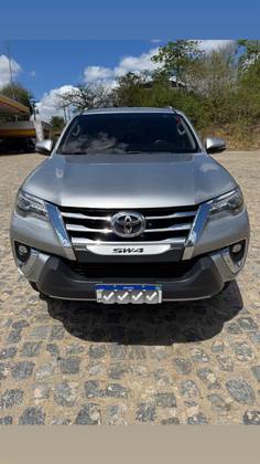 TOYOTA HILUX SW4 2.8 SRX 4X4 7 LUGARES 16V TURBO INTERCOOLER DIESEL 4P AUTOMÁTICO